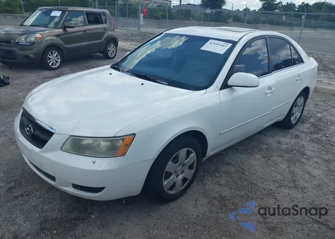 2008 Hyundai Sonata Gls from USA, damaged, VIN 5NPET46C18H390871